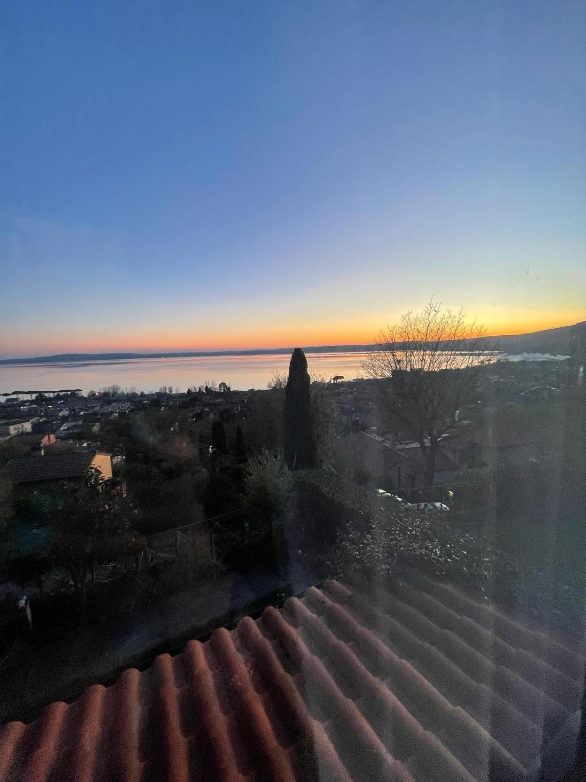 Sguardo Sul Lago Trevignano Romano Exterior foto